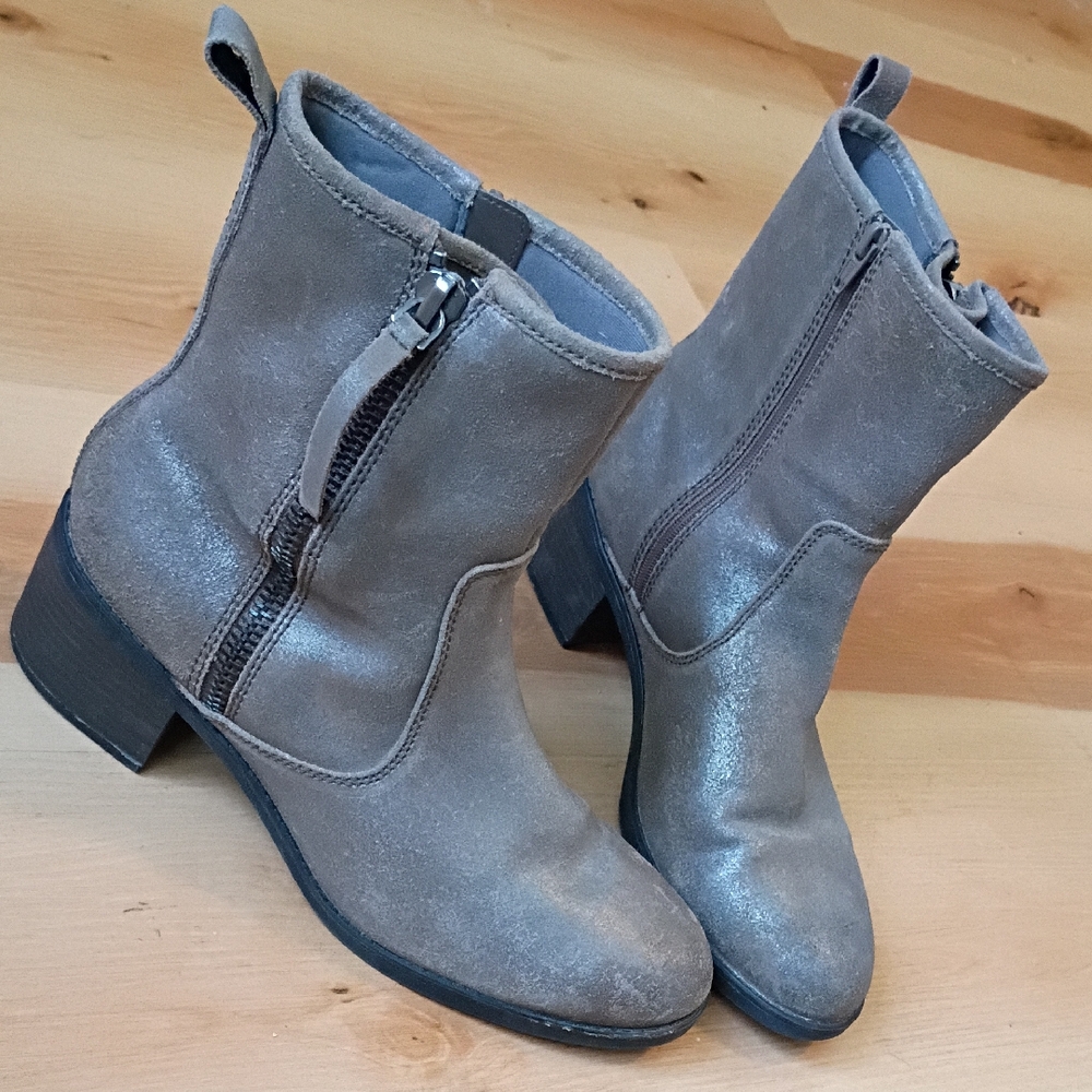 Clark's Collection Metallic Warm Gray Ankle Boot